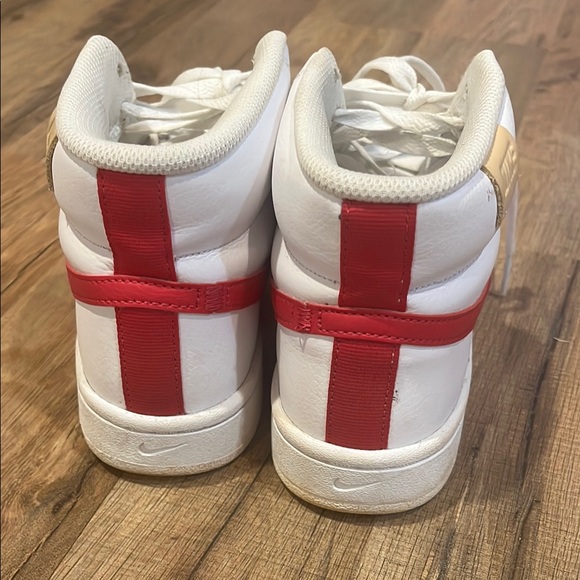 Nike Pink and White Blazers - Picture 3 of 6